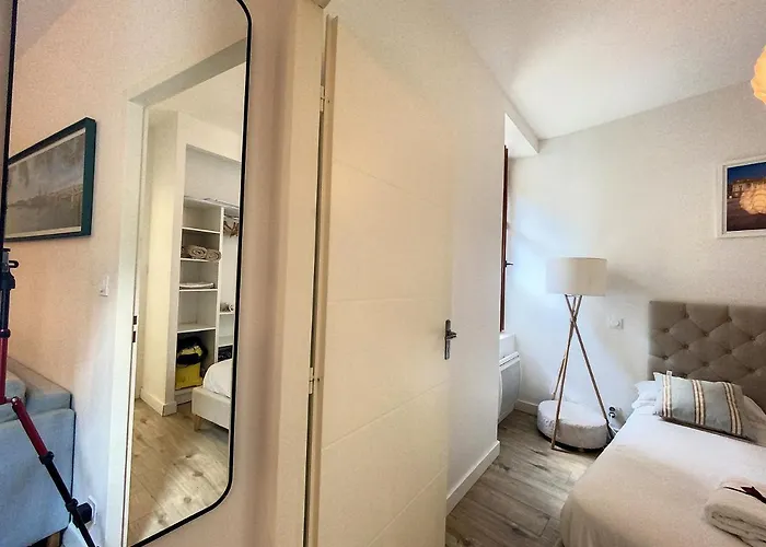 ღ Le Cosy Brienne • T2 Au Centre-ville ღ Metro Apartman